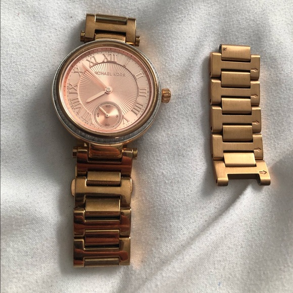 Rose gold crystal studded Michael Kors watch - Picture 8 of 9